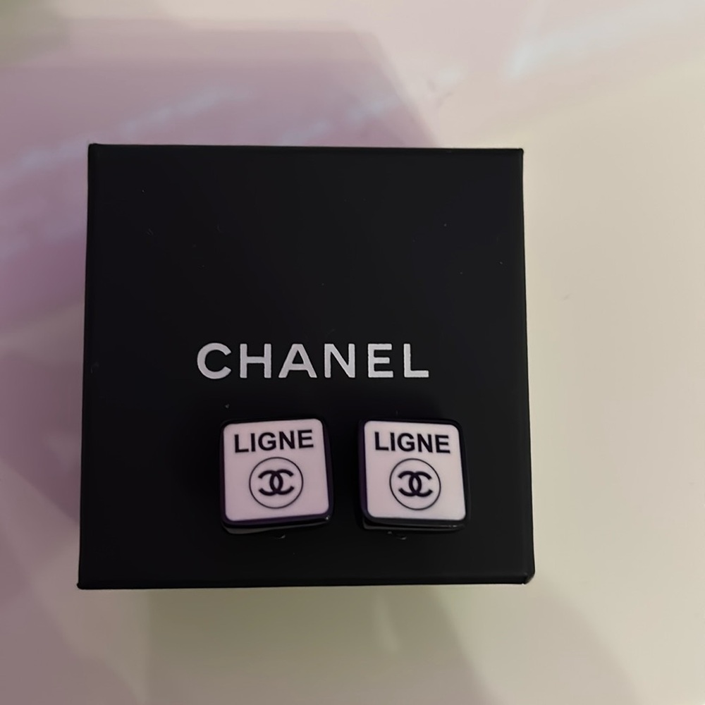 Clip on Chanel square earrings!